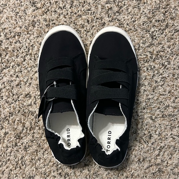 Torrid Wide Width Riley Ruched Sneaker - Picture 5 of 7